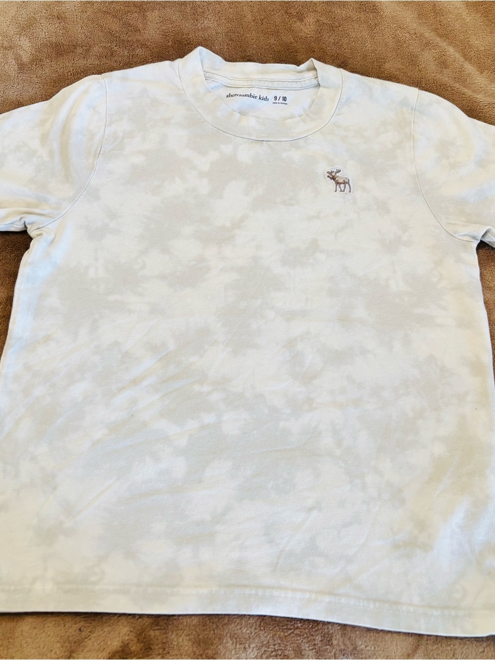 2/$10 Abercrombie and Fitch Light Tan and white Tie-Dye Shirt Kids 9/10